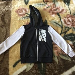 Nike black and white Dri-fit boys small jacket